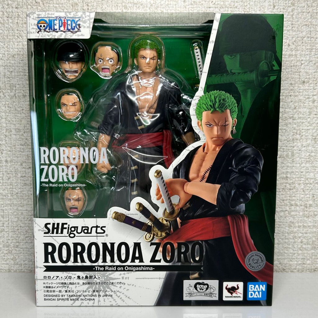 Roronoa Zoro collectible figure – full body view